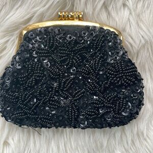Corliss Beaded coin purse gorgeous vintage from the 1930s satin interior kiss🔒